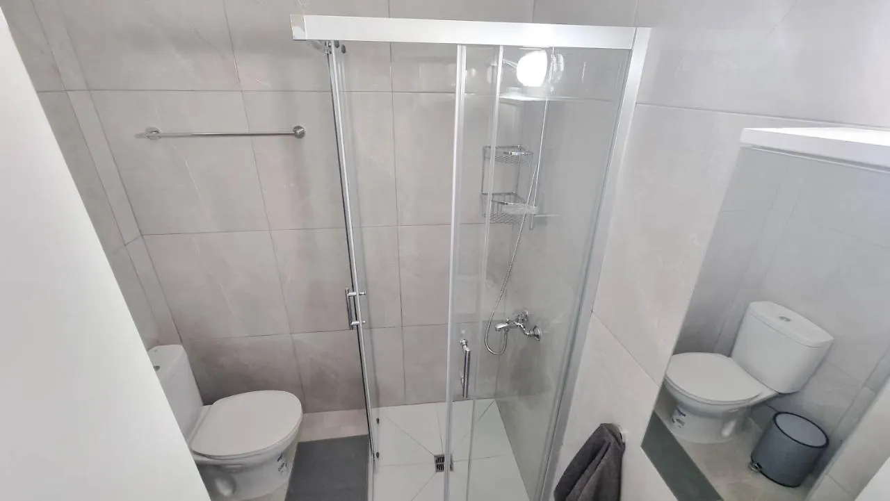 Apartment Coastal Chic: Luxury Apt In The Heart Of The City! With Smart Tv! Larnaka
